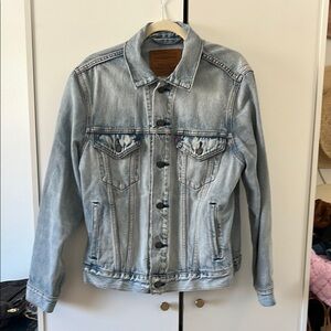 LEVI'S / Light Blue Denim Jacket - S (WORN ONCE)
